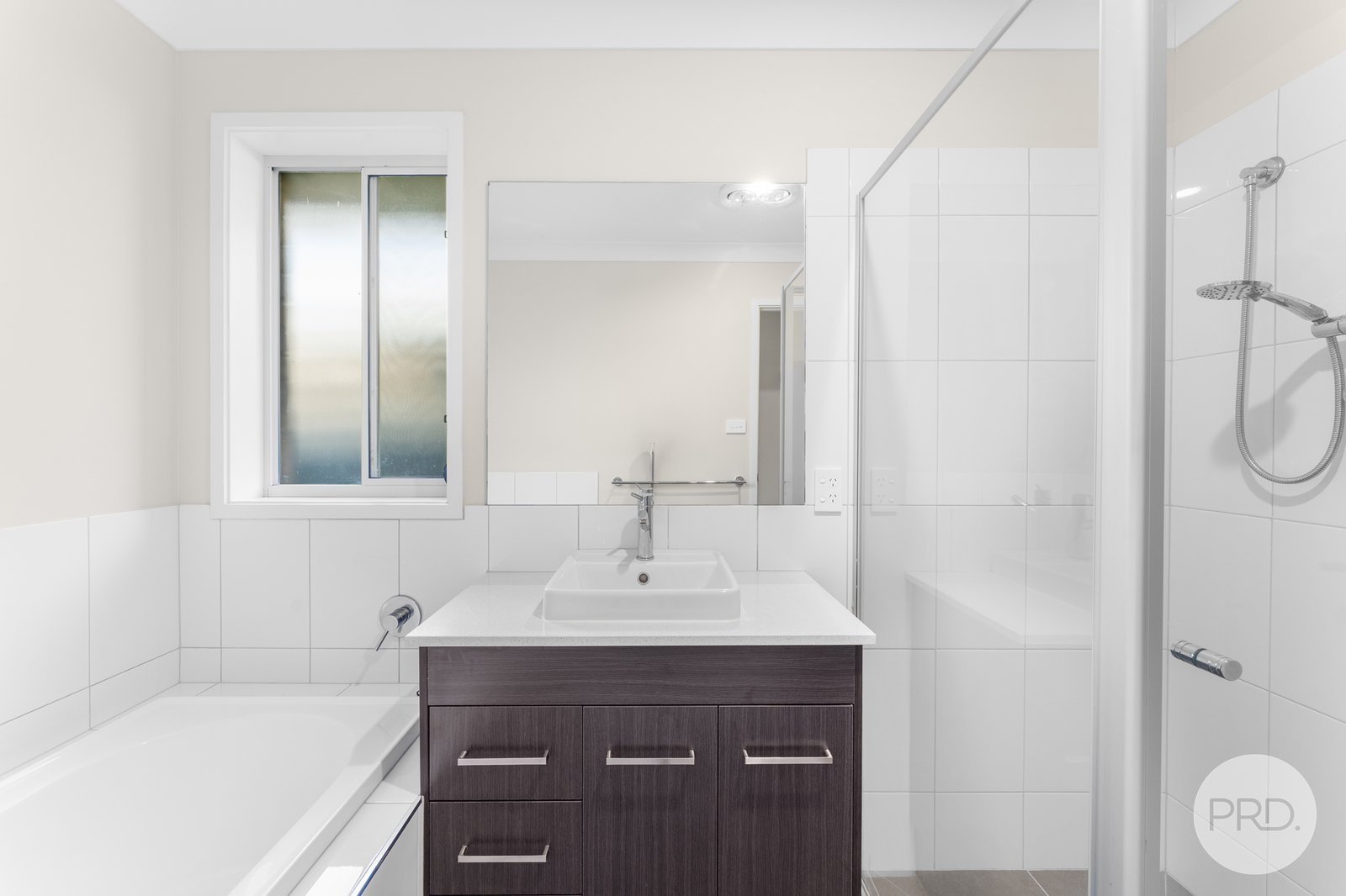 44 Clinton Way HAMLYN TERRACE 9