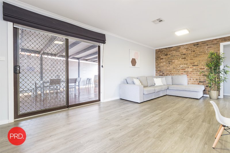 44 Crest Park Parade QUEANBEYAN 9