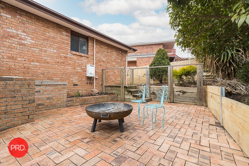 44 Crest Park Parade QUEANBEYAN 18
