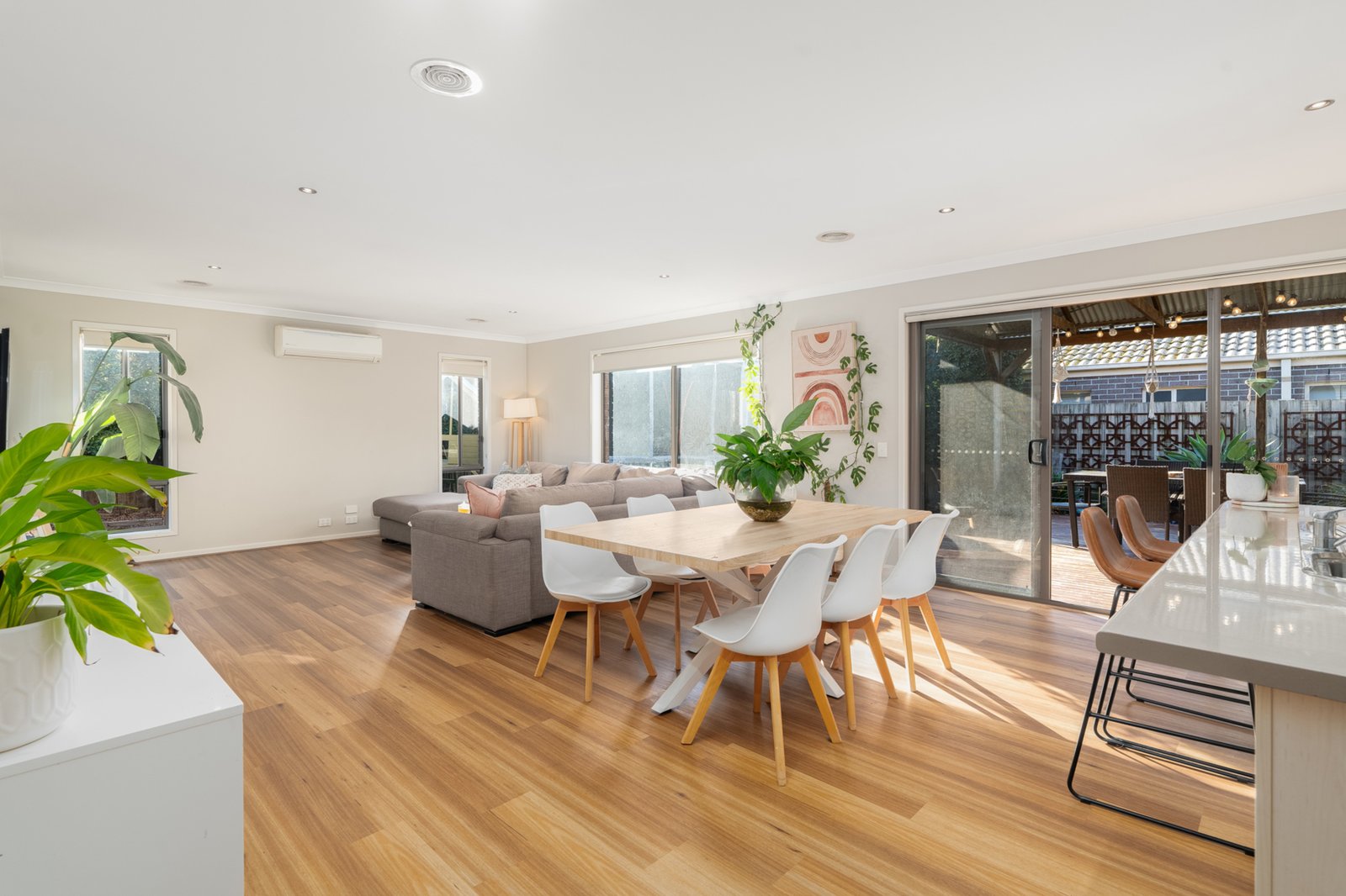 Gallery: 44 Curtain Drive