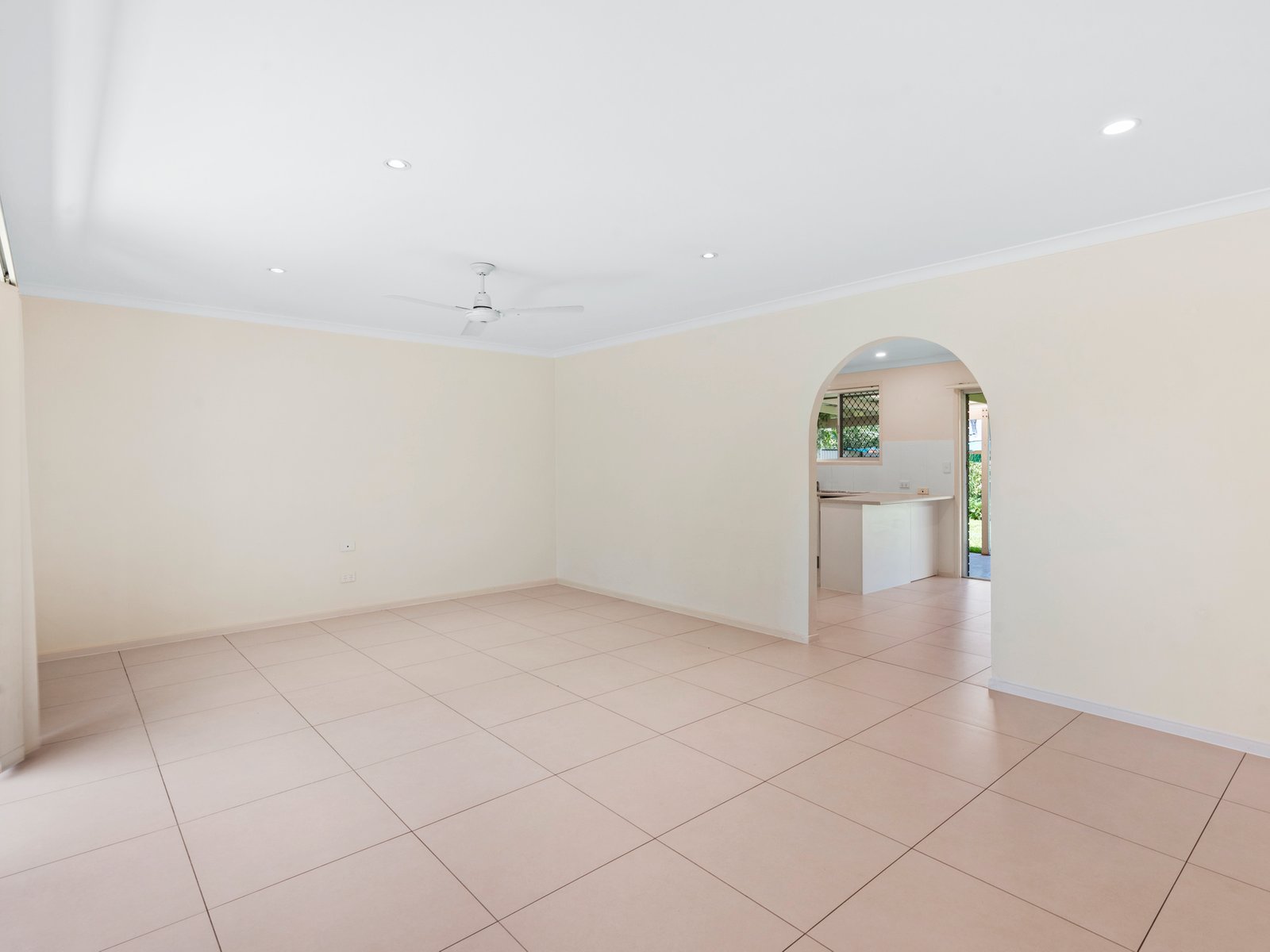 44 Denawen Street PALM BEACH 8