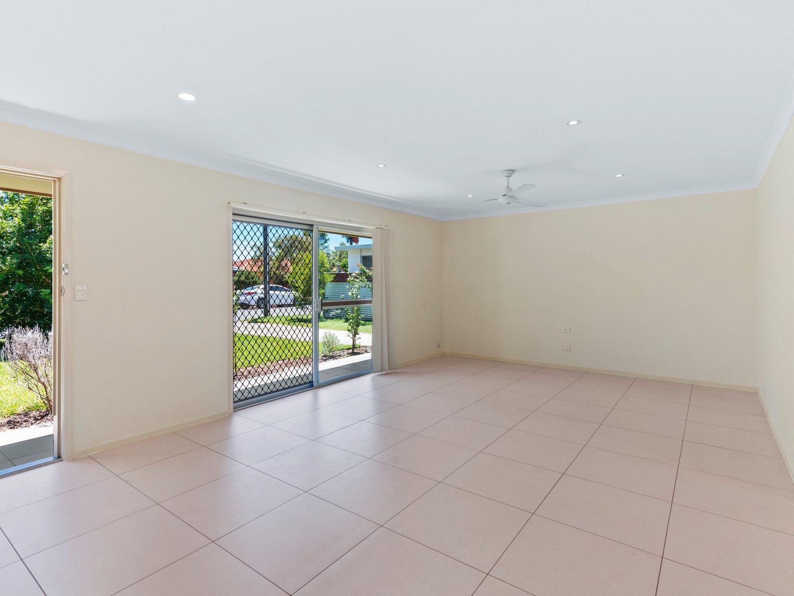 44 Denawen Street PALM BEACH 9