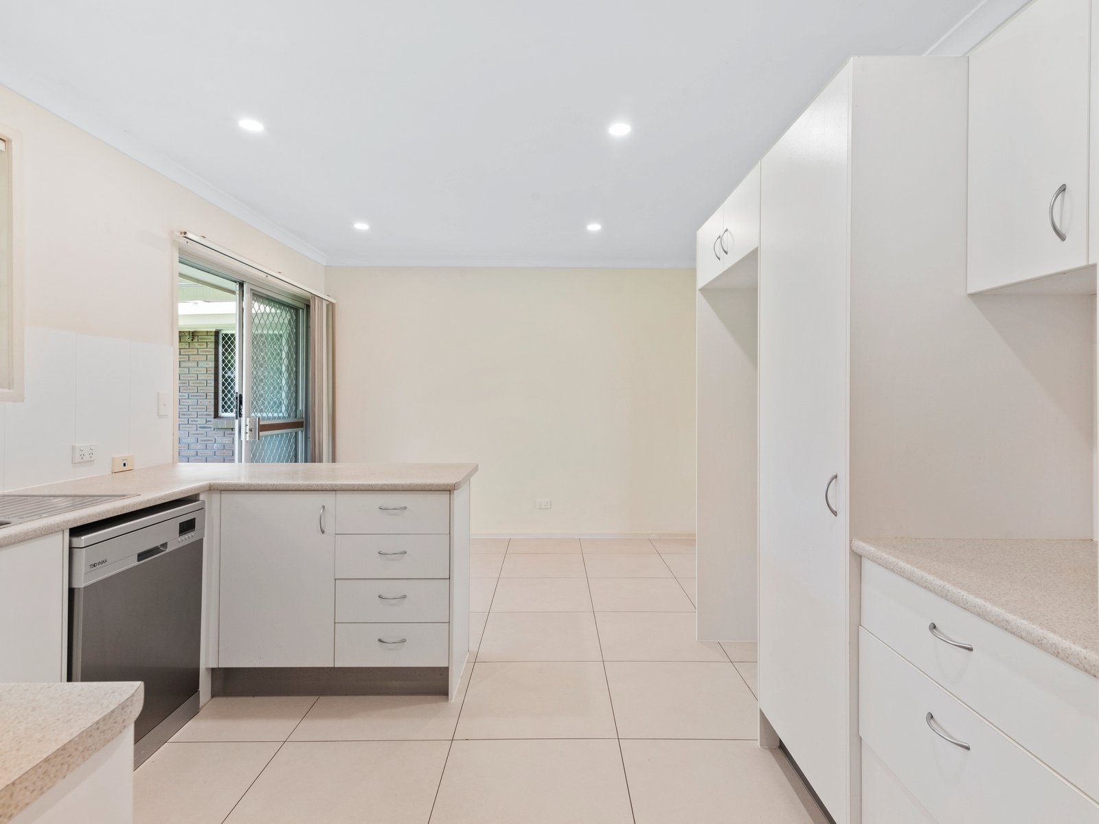 44 Denawen Street PALM BEACH 11