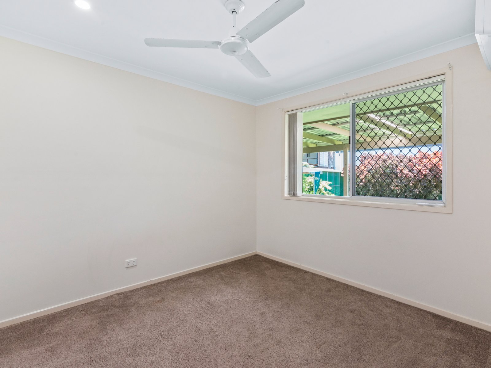 44 Denawen Street PALM BEACH 12