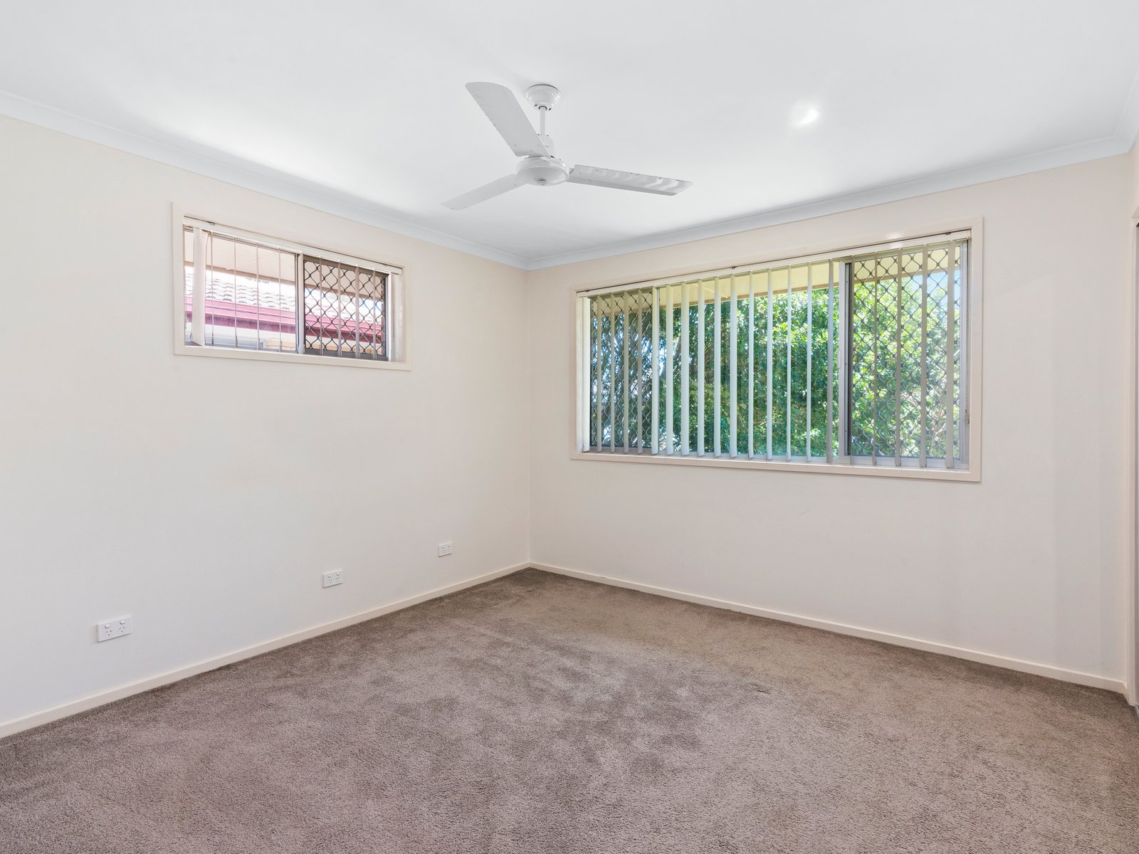 44 Denawen Street PALM BEACH 13