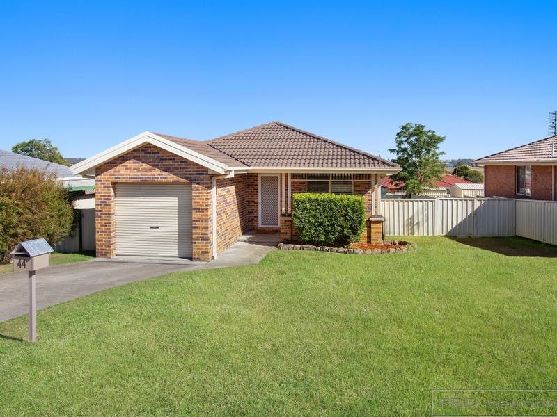 44 Denton Park Drive RUTHERFORD 1