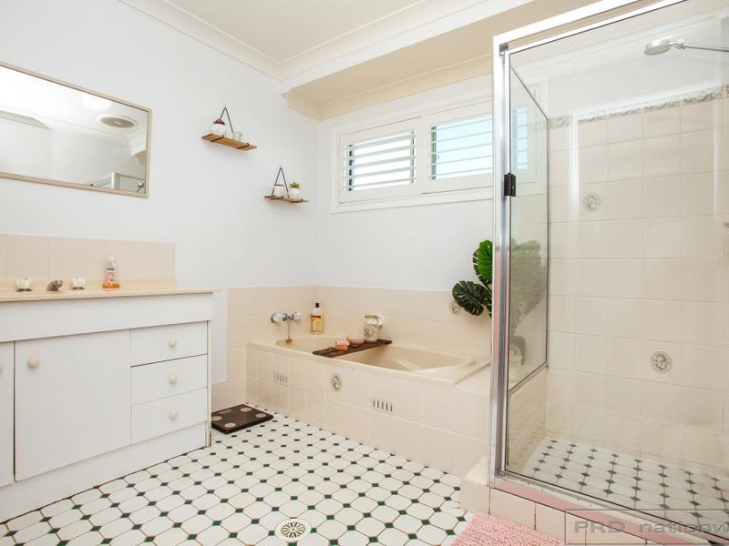 44 Denton Park Drive RUTHERFORD 12
