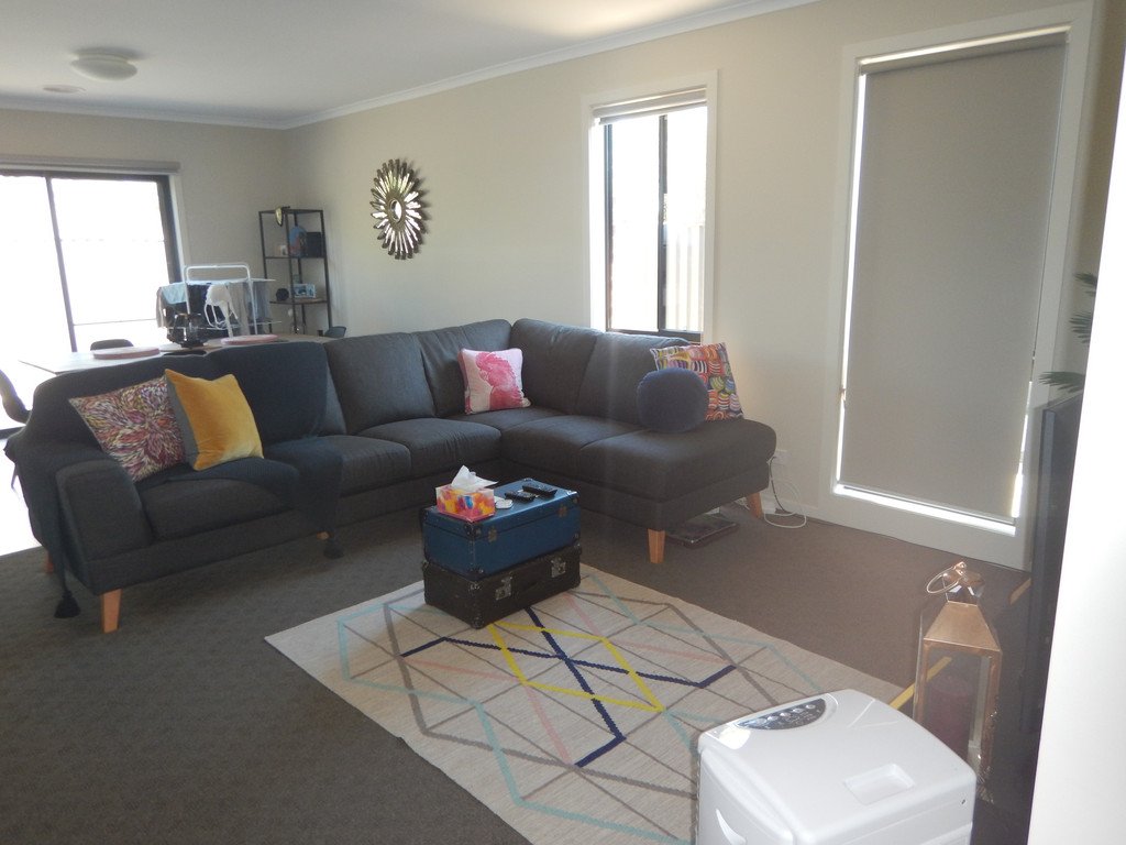 4/4 Dunn Street GOLDEN POINT 2