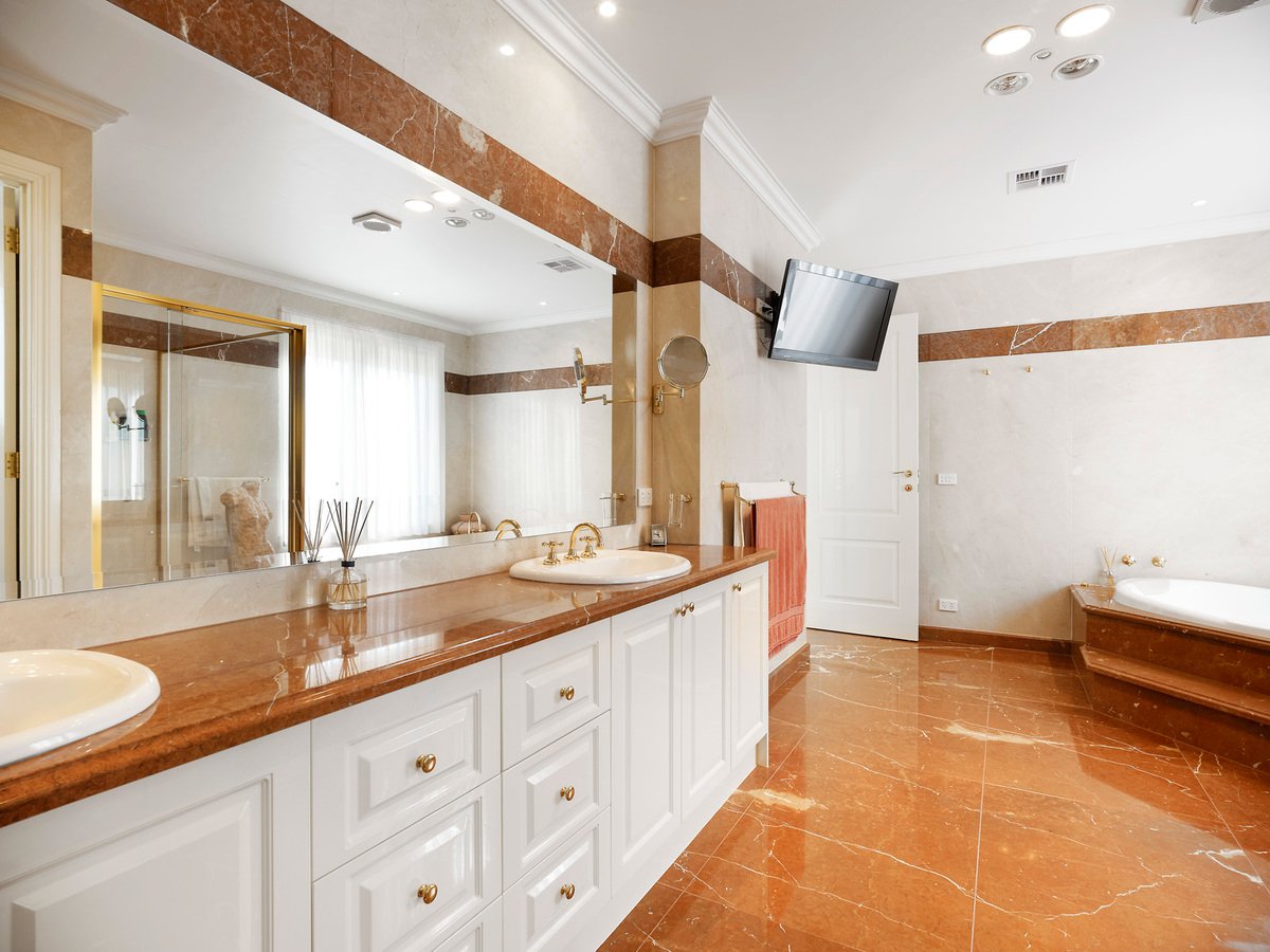 Real Estate and Property in 44 Ebden Avenue, Black Rock, VIC