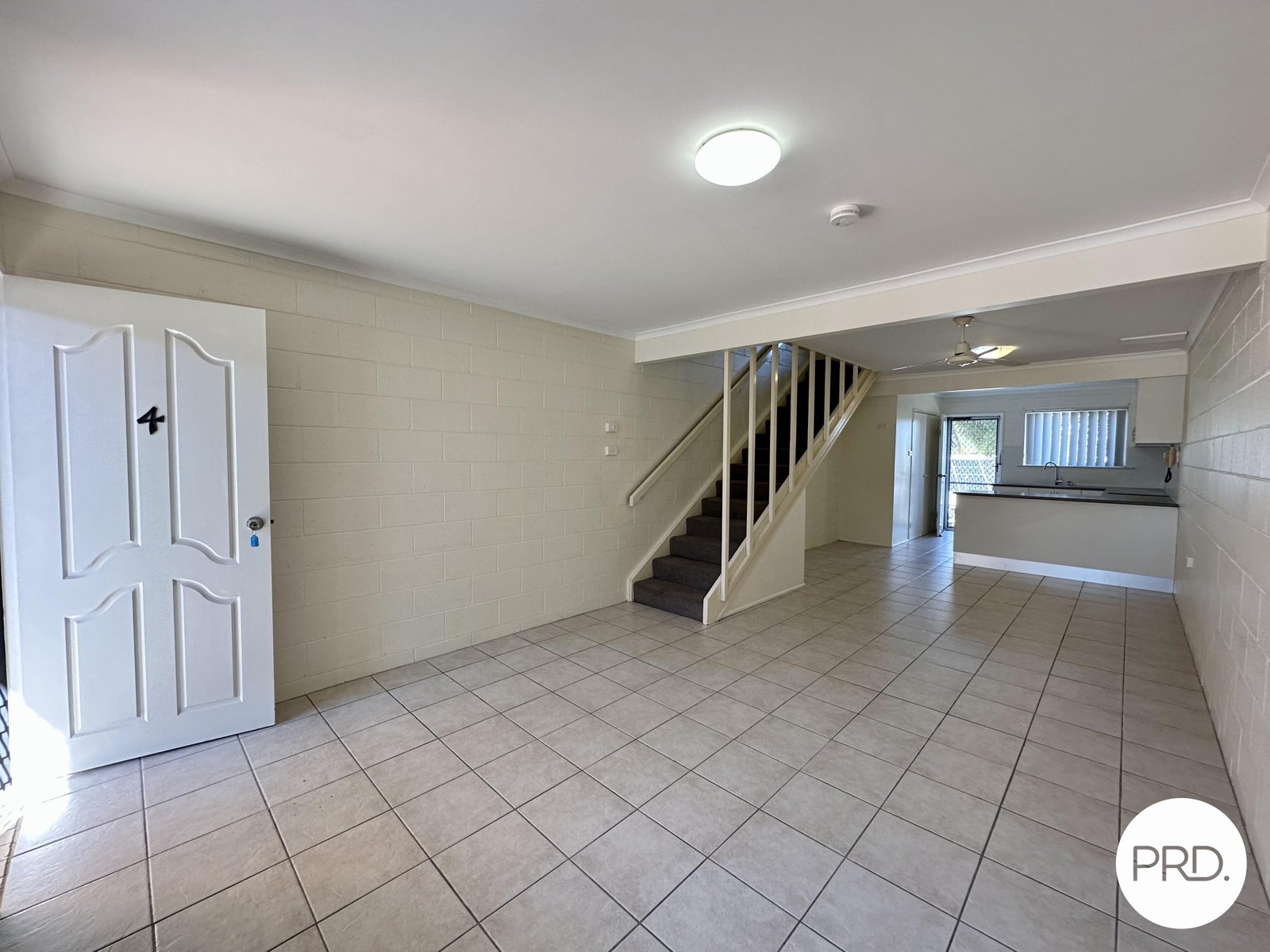 4/4 Elizabeth Street TANNUM SANDS 4