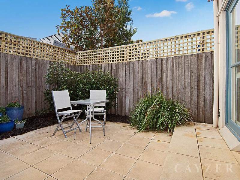 Gallery: 44 Evans Street