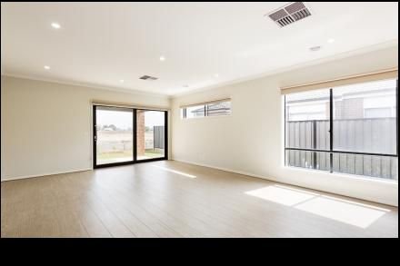 Gallery: 44 Glenrose Boulevard