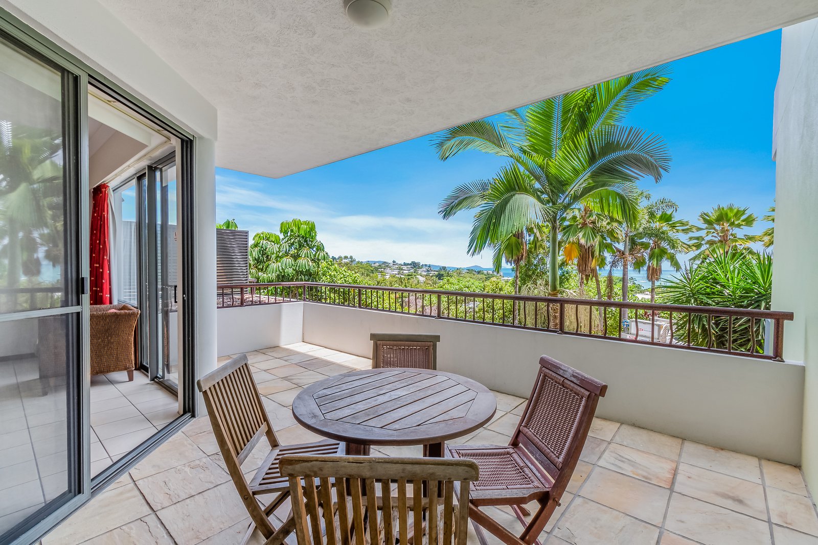 4/4 Golden Orchid Drive AIRLIE BEACH 3
