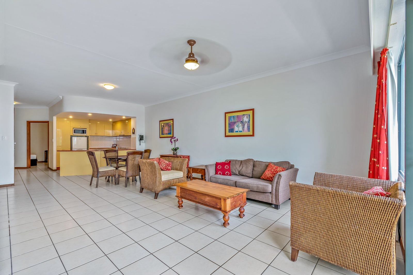 4/4 Golden Orchid Drive AIRLIE BEACH 9