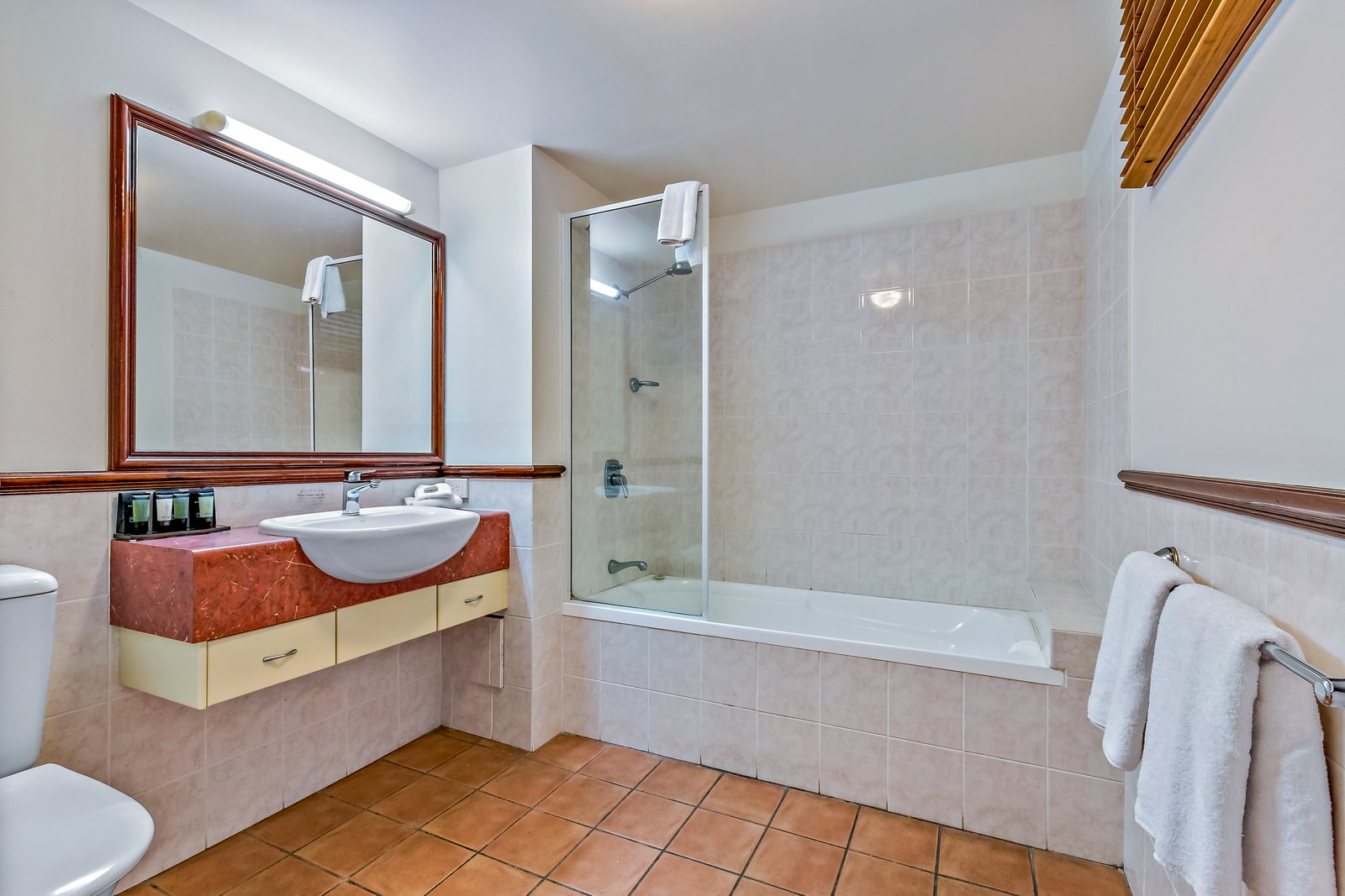 4/4 Golden Orchid Drive AIRLIE BEACH 20