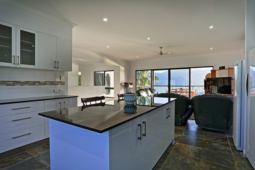 44 Harbour Avenue SHUTE HARBOUR 3