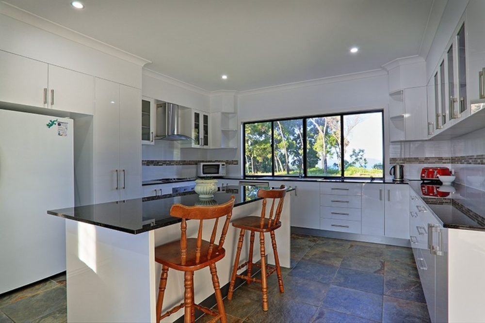 44 Harbour Avenue SHUTE HARBOUR 7