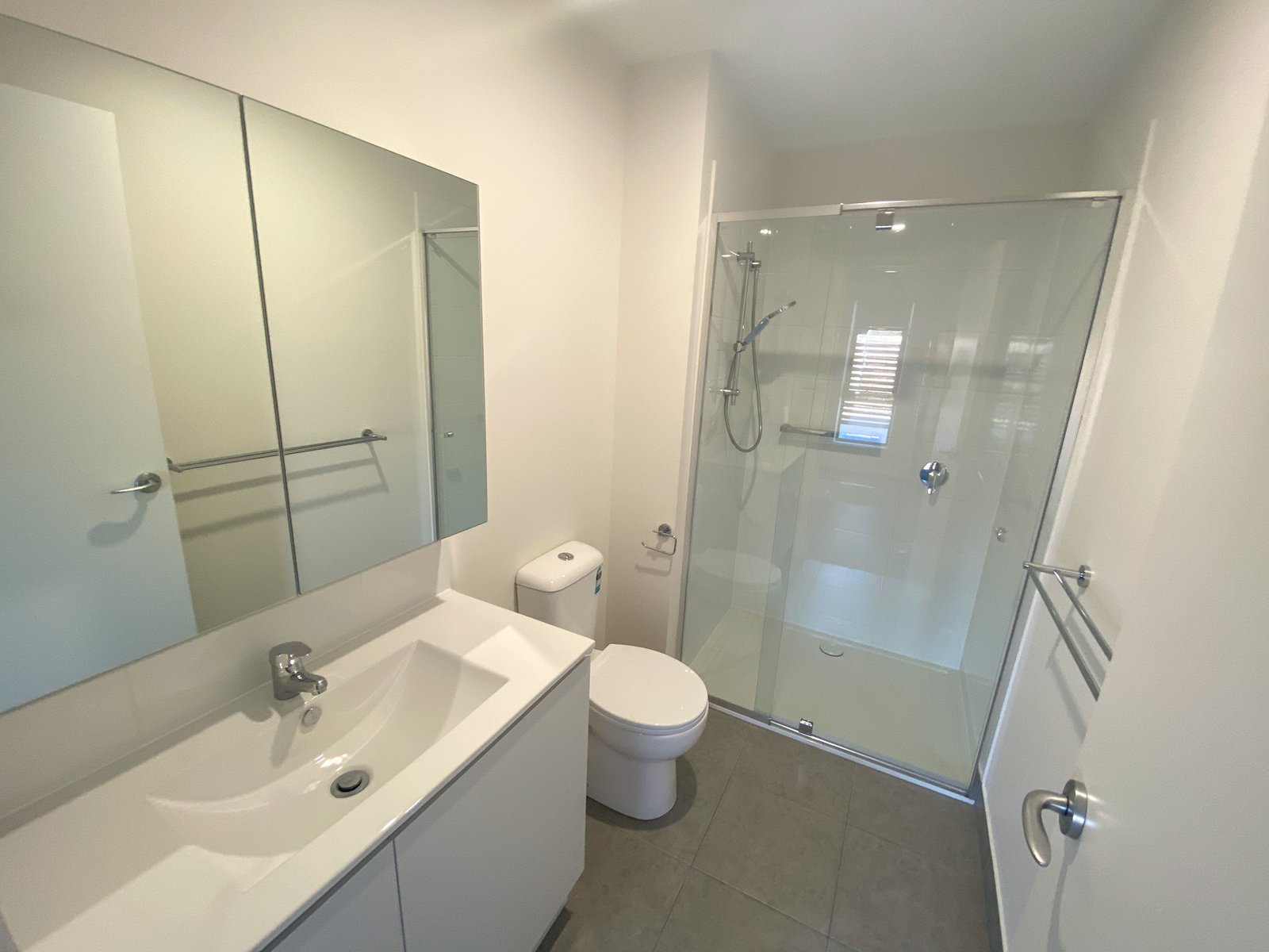 4/4 Haskell Road BRIGHTON 6