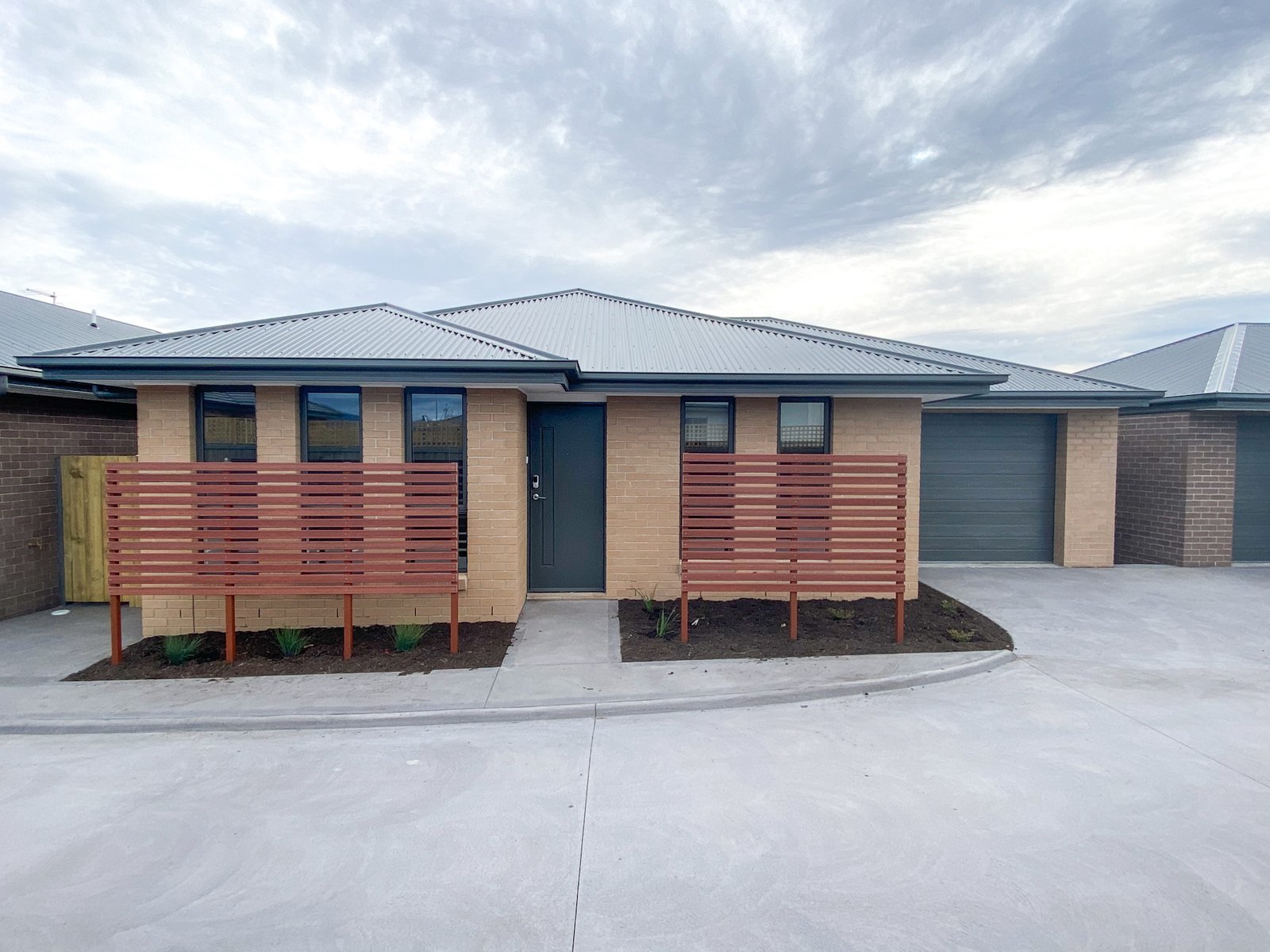 4/4 Haskell Road BRIGHTON 7