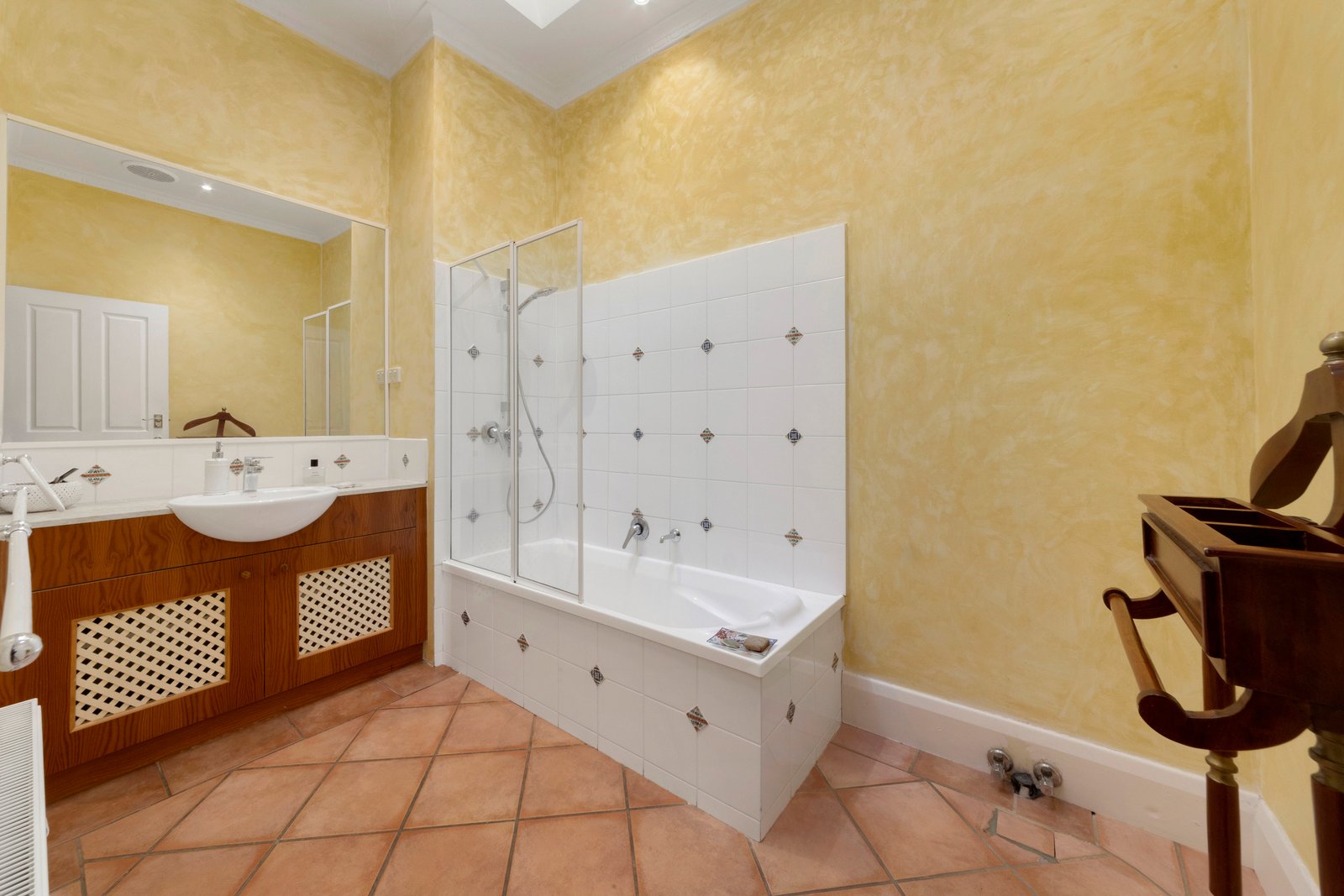 Real Estate and Property in 44 Head Street, Brighton, VIC