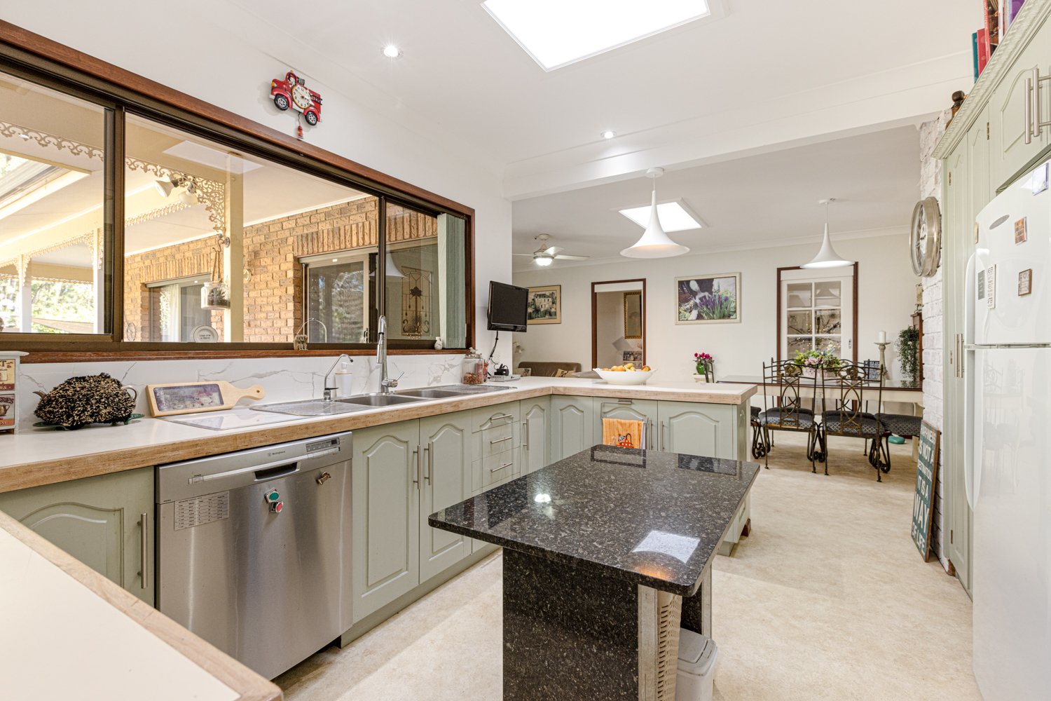 44 Houston Avenue TENAMBIT 6