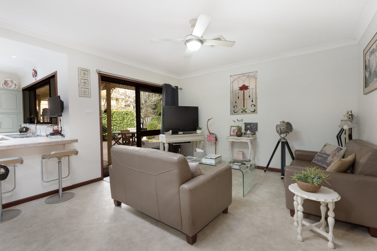 44 Houston Avenue TENAMBIT 9