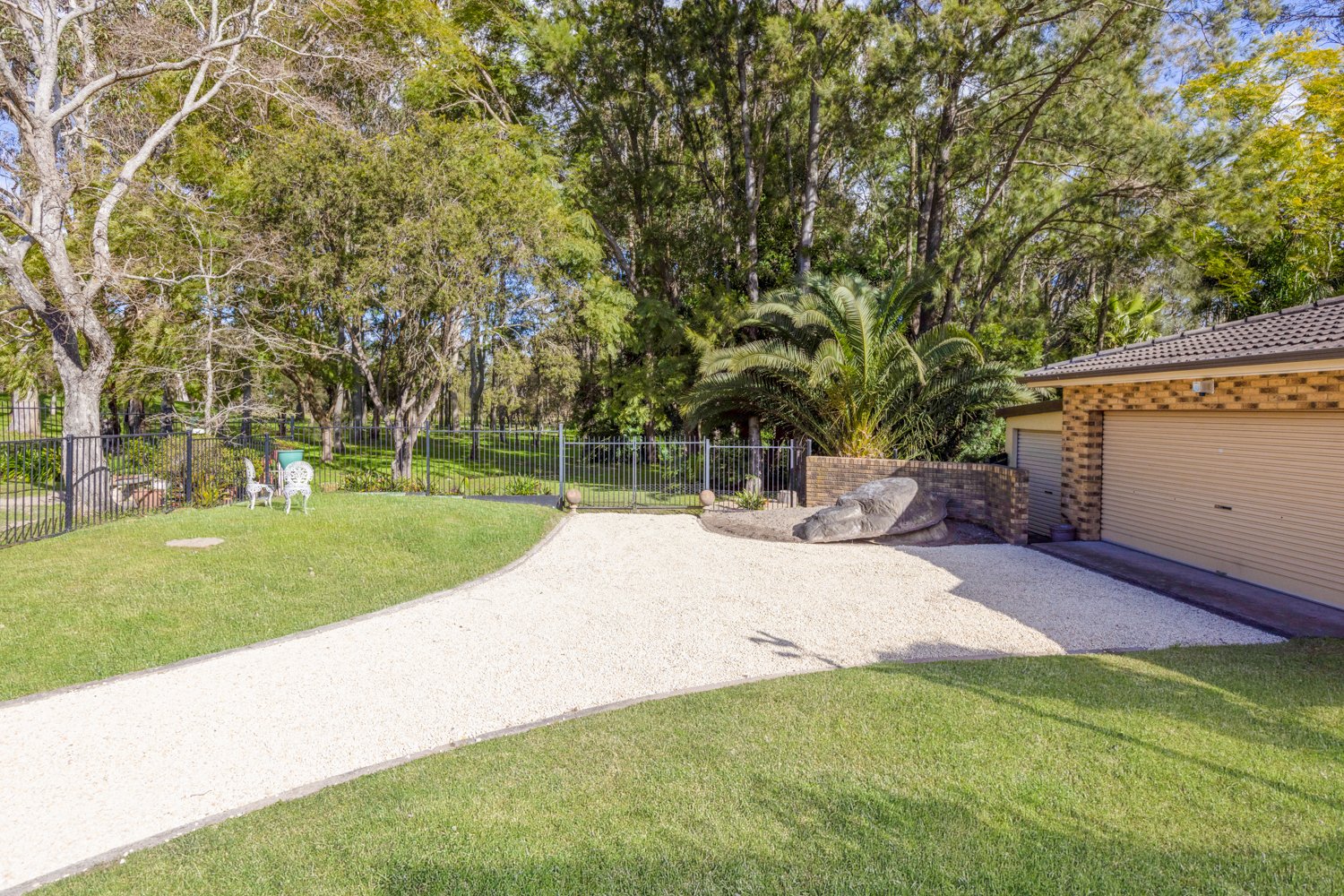 44 Houston Avenue TENAMBIT 24