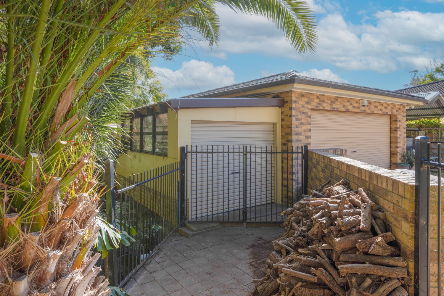 44 Houston Avenue TENAMBIT 27