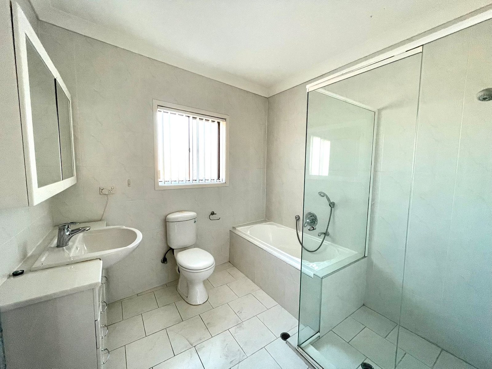 4/4 Joffre Street SOUTH HURSTVILLE 8