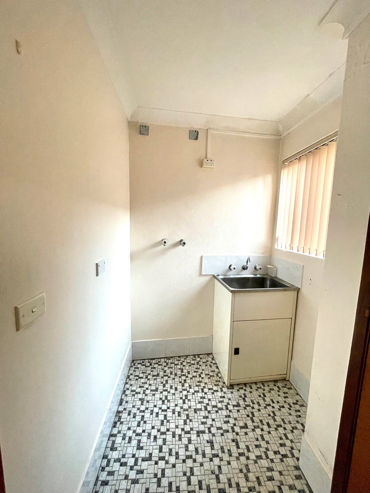 4/4 Joffre Street SOUTH HURSTVILLE 9