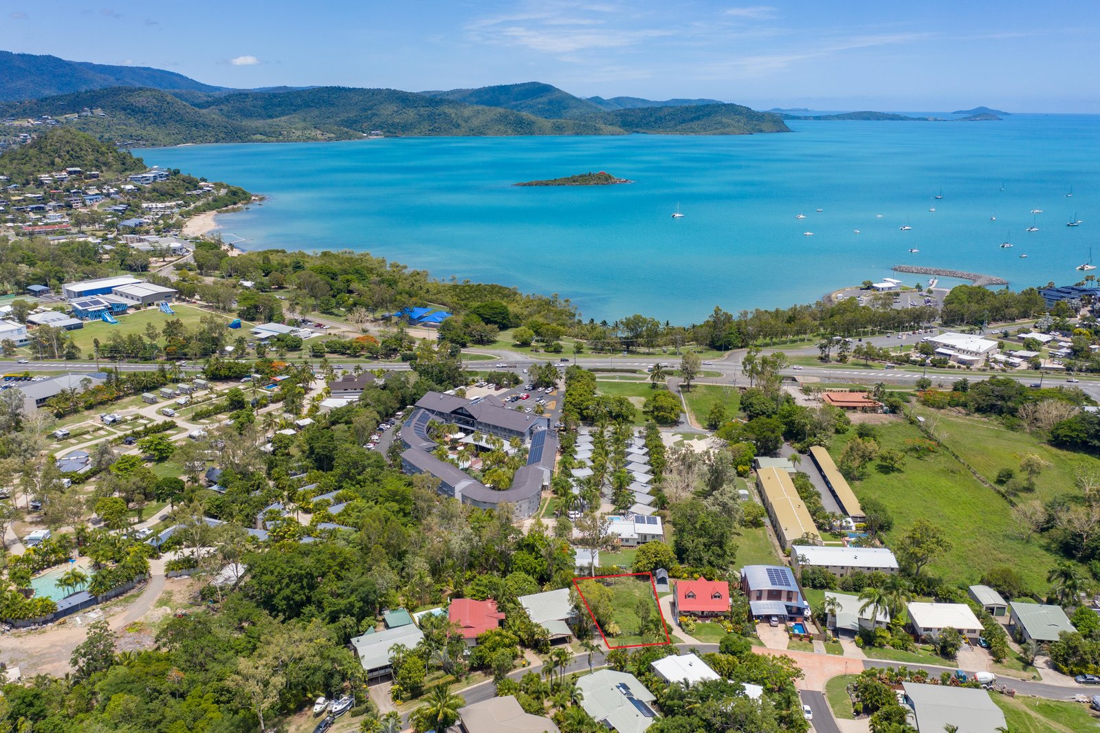 44 Jones Road CANNONVALE 9