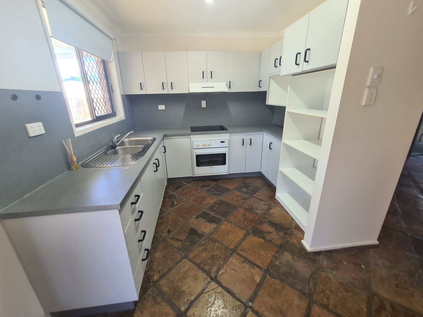 44 KATANDRA Street BOYNE ISLAND 9
