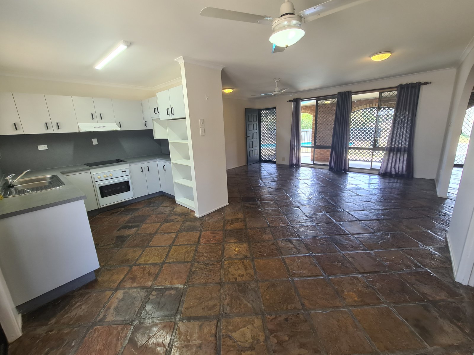44 KATANDRA Street BOYNE ISLAND 10