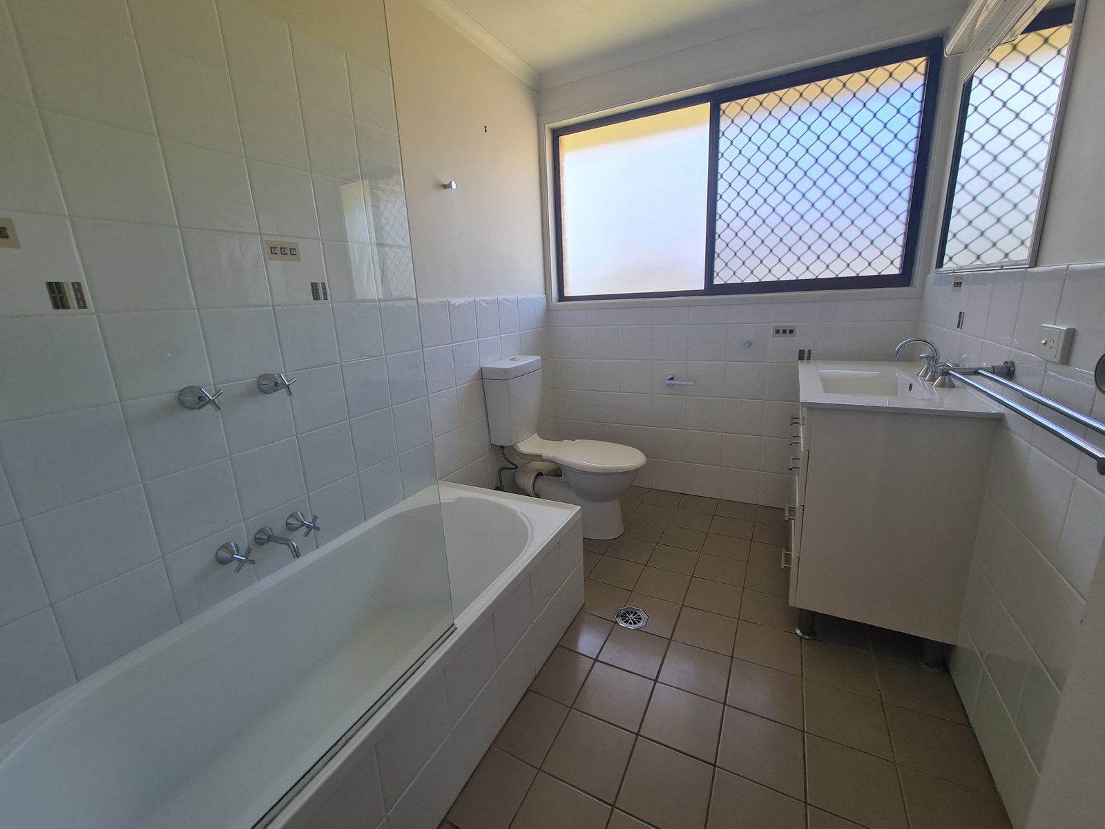 44 KATANDRA Street BOYNE ISLAND 13