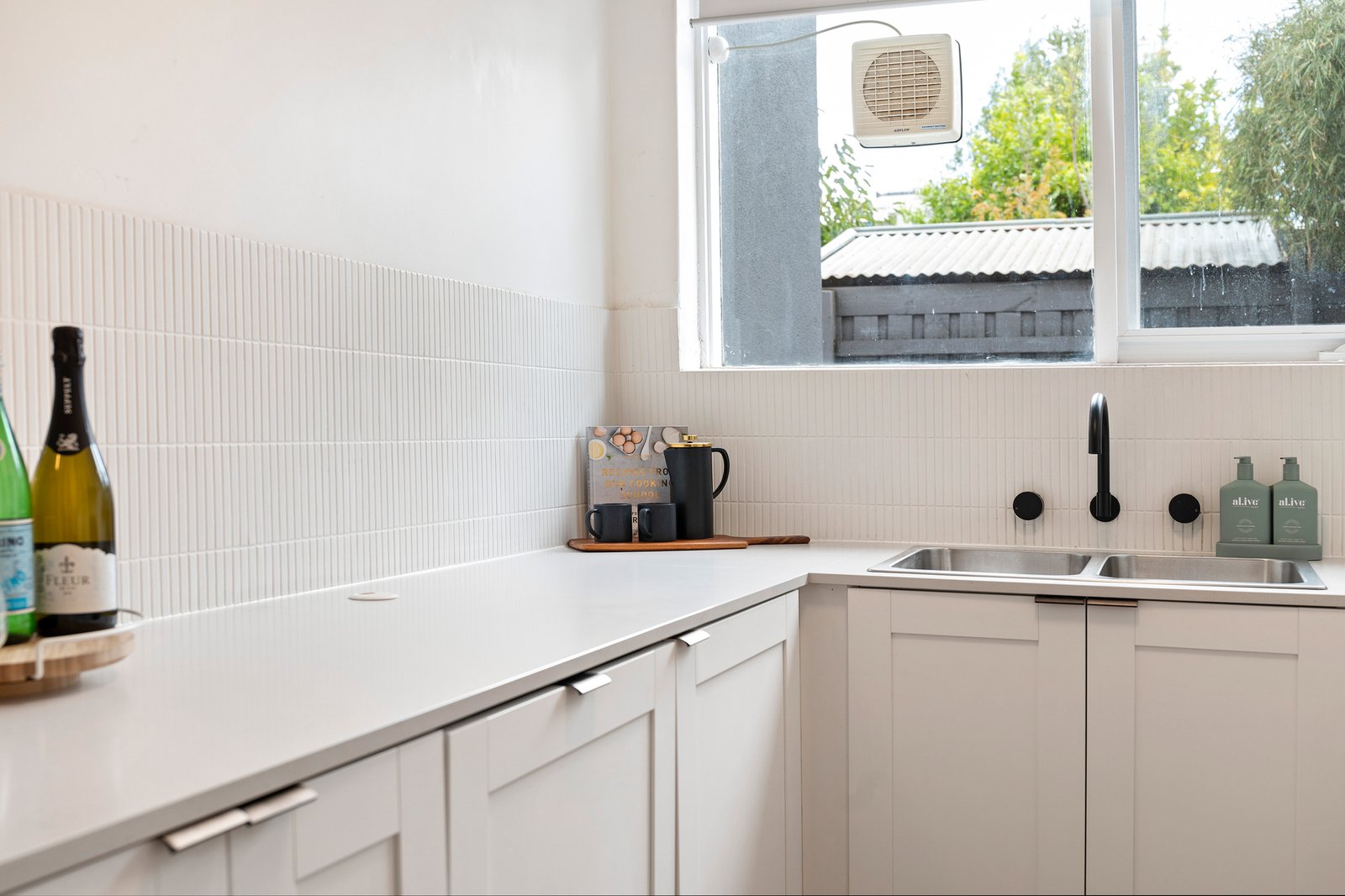 Real Estate and Property in 4/4 Kokaribb Road, Carnegie, VIC