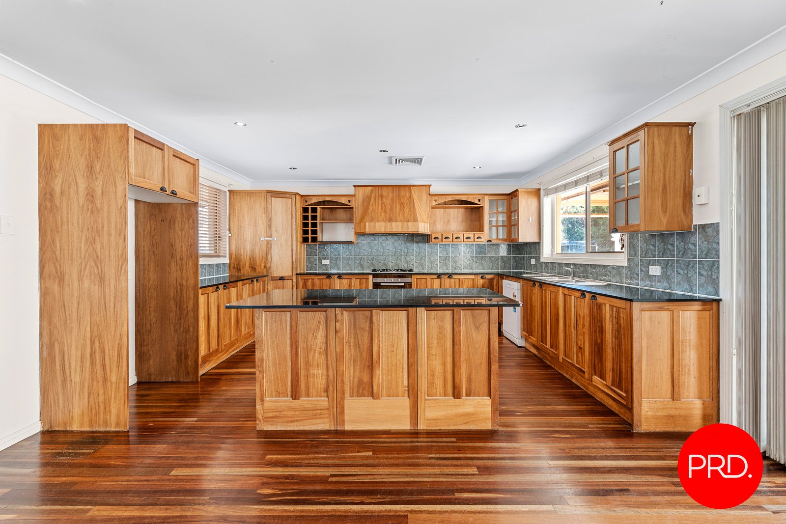 44 Kurrajong Circuit MOUNT ANNAN 8
