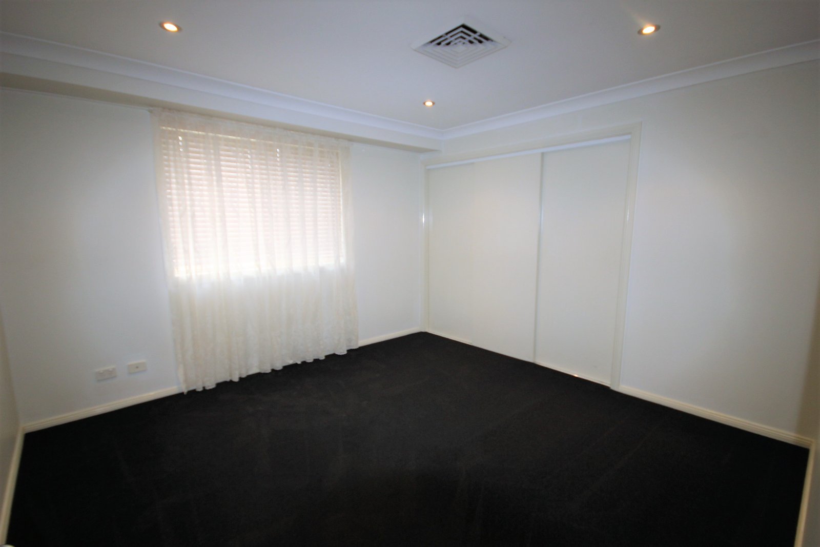 44 Kurrajong Circuit MOUNT ANNAN 7