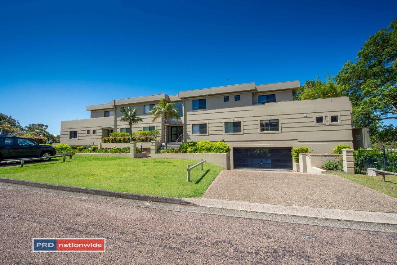 4/4 Laman Street NELSON BAY 4