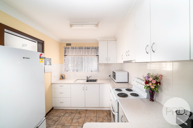 4/4 Langdon Avenue WAGGA WAGGA 3