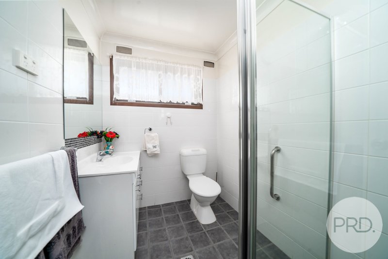 4/4 Langdon Avenue WAGGA WAGGA 7