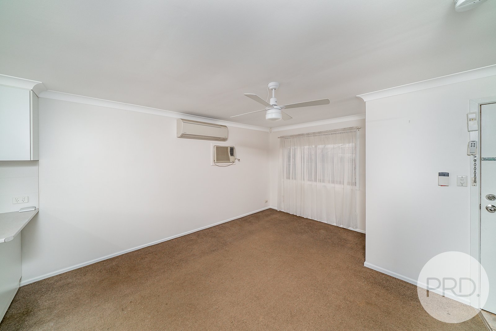 4/4 Langdon Avenue WAGGA WAGGA 3