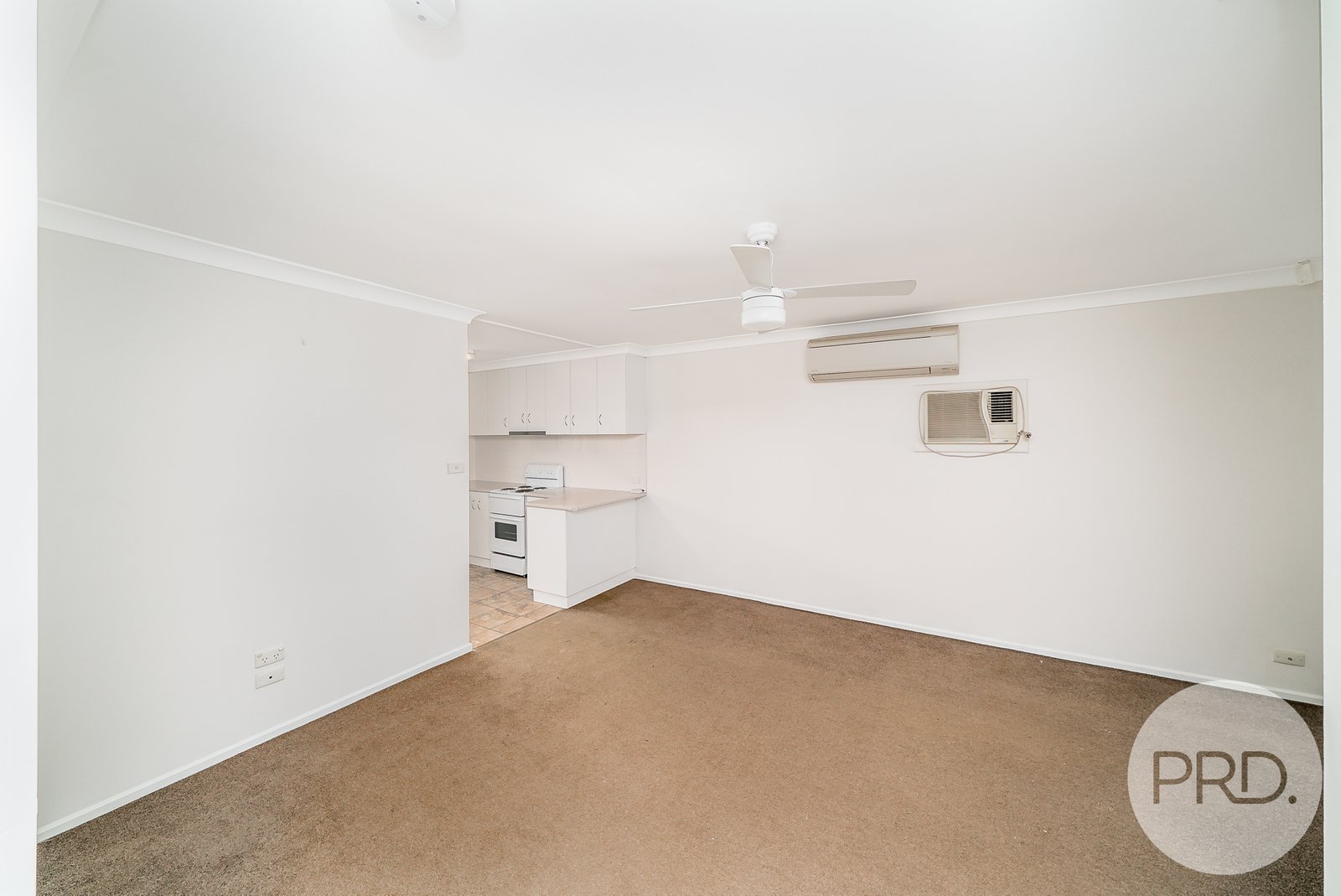 4/4 Langdon Avenue WAGGA WAGGA 4