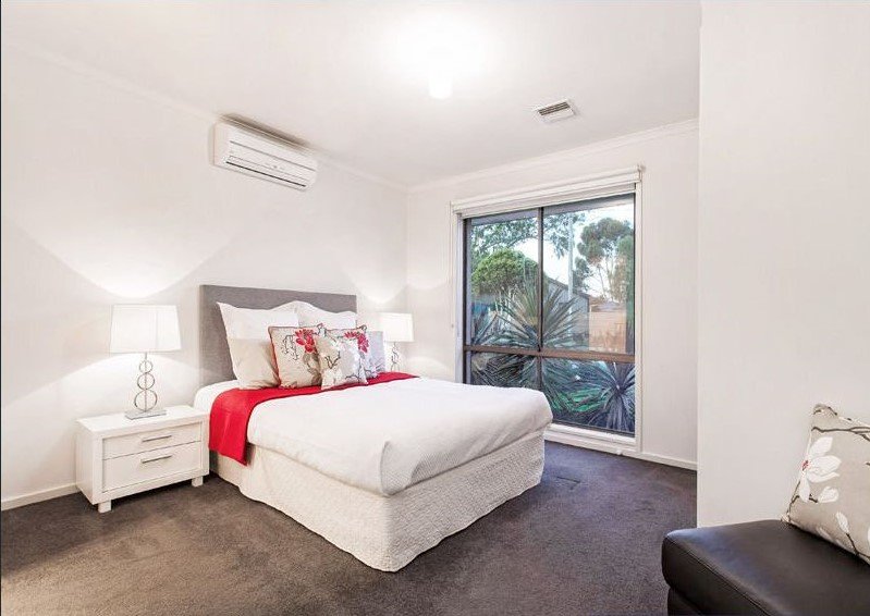 Gallery: 44 Larnook Crescent