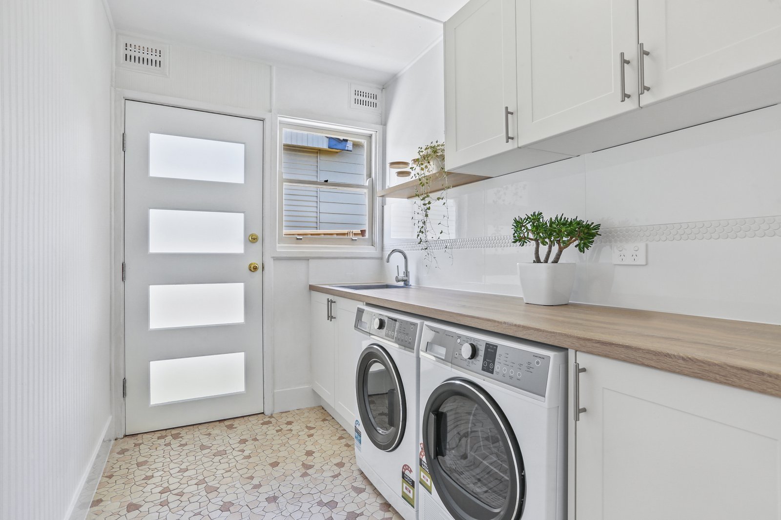 44 Laver Road DAPTO 8