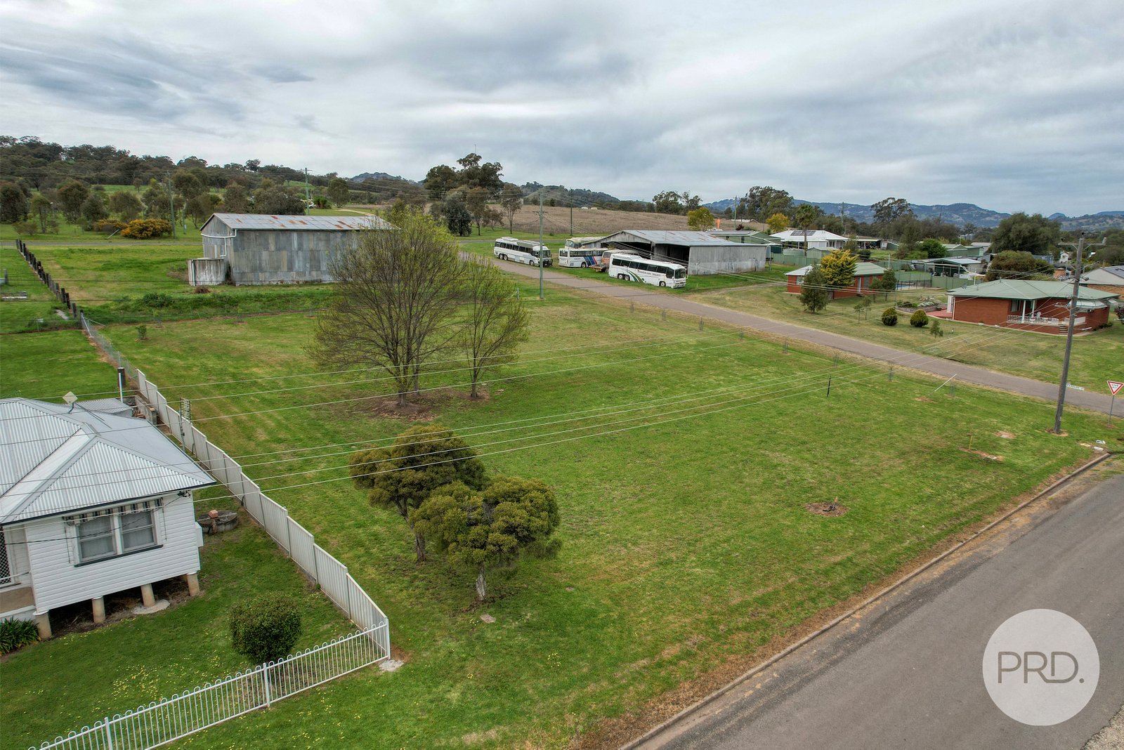 44 Learmonth Street WILLOW TREE 9