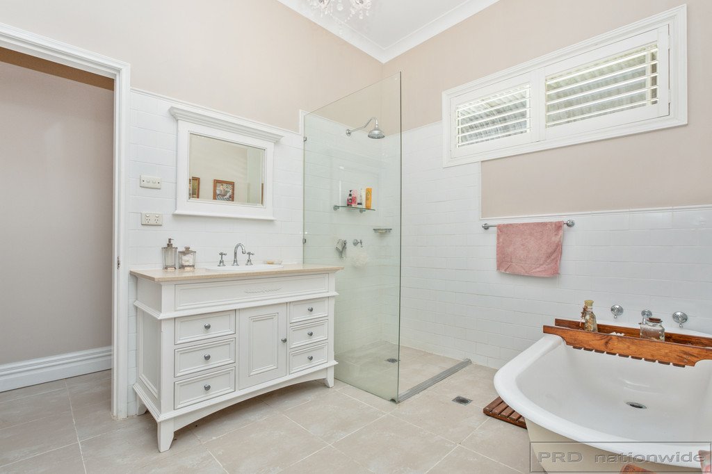 44 Lindesay Street EAST MAITLAND 17