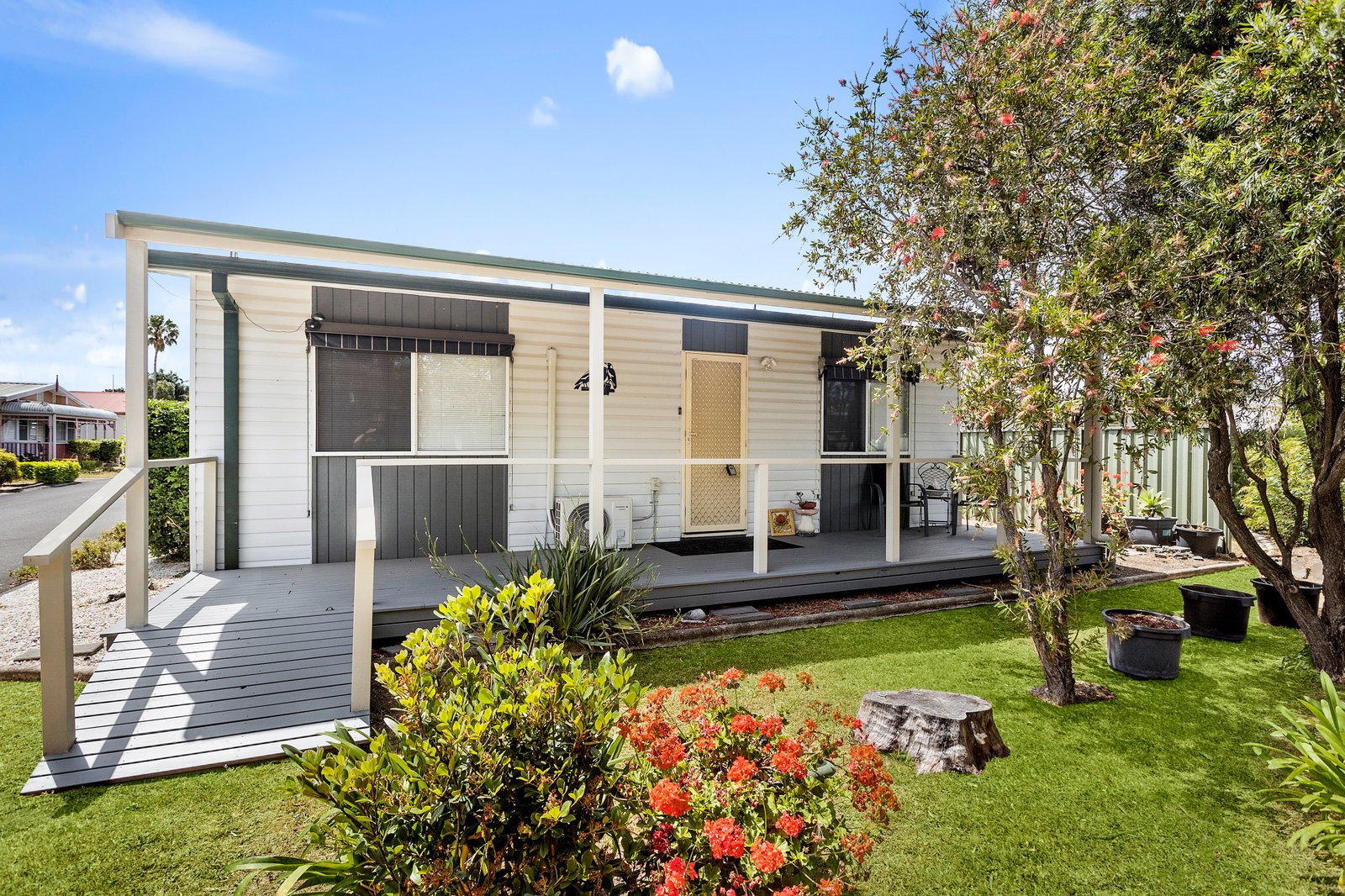 44 Melaleuca Crescent KANAHOOKA 1