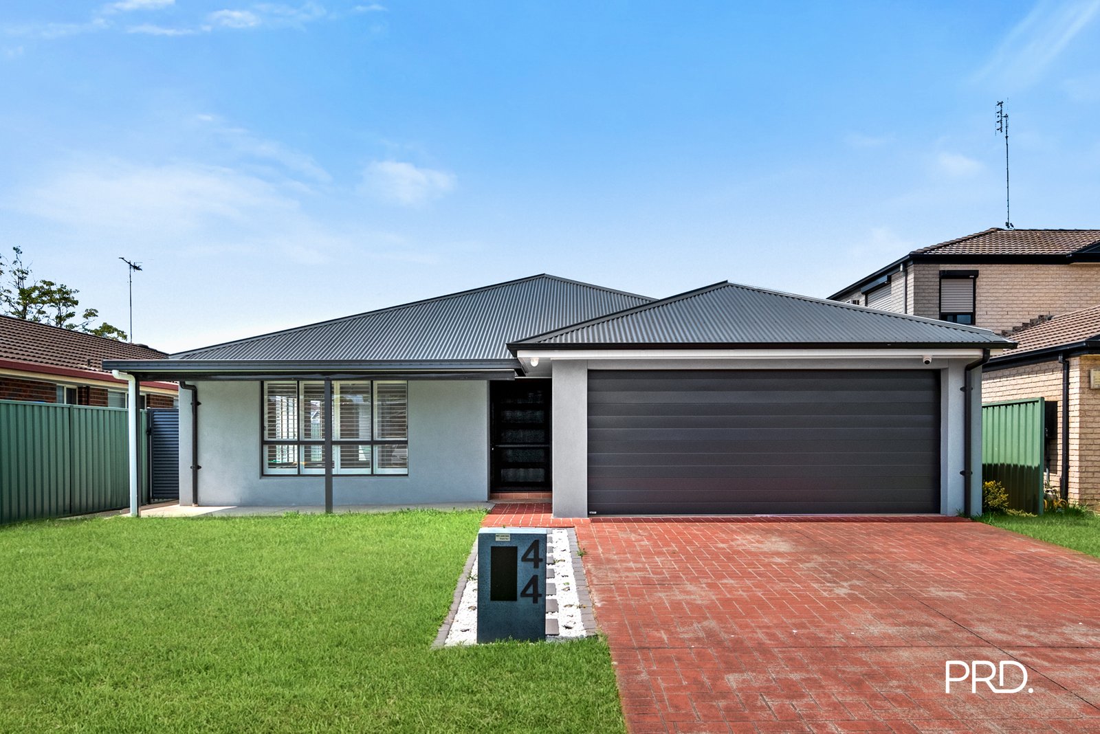 44 Monarch Circuit GLENMORE PARK 1