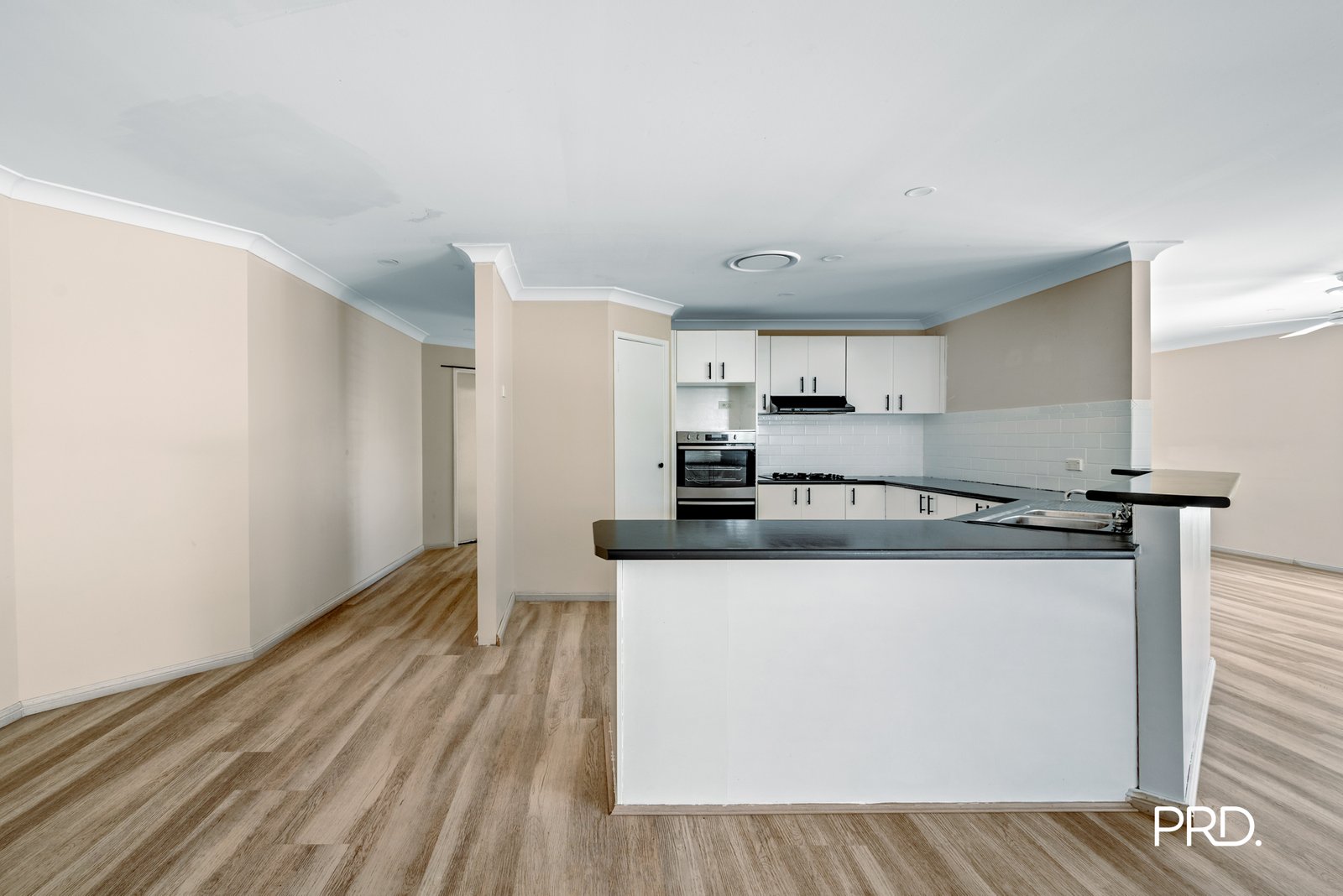 44 Monarch Circuit GLENMORE PARK 5