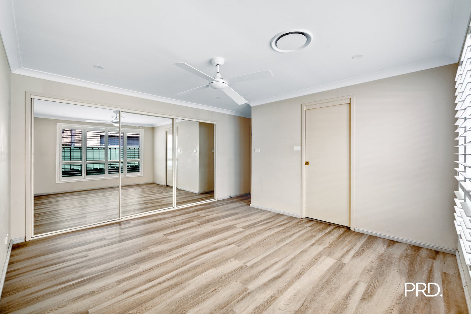 44 Monarch Circuit GLENMORE PARK 8